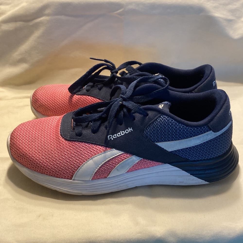Size 9.5 Reebok Royal EC Ride - Picture 4 of 7